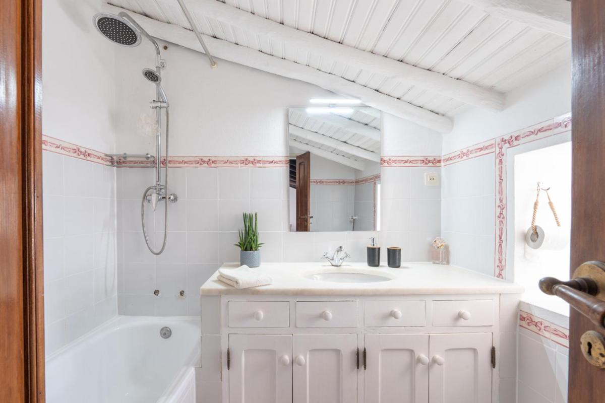 Bed and Breakfast Casa Carina Espiche Экстерьер фото